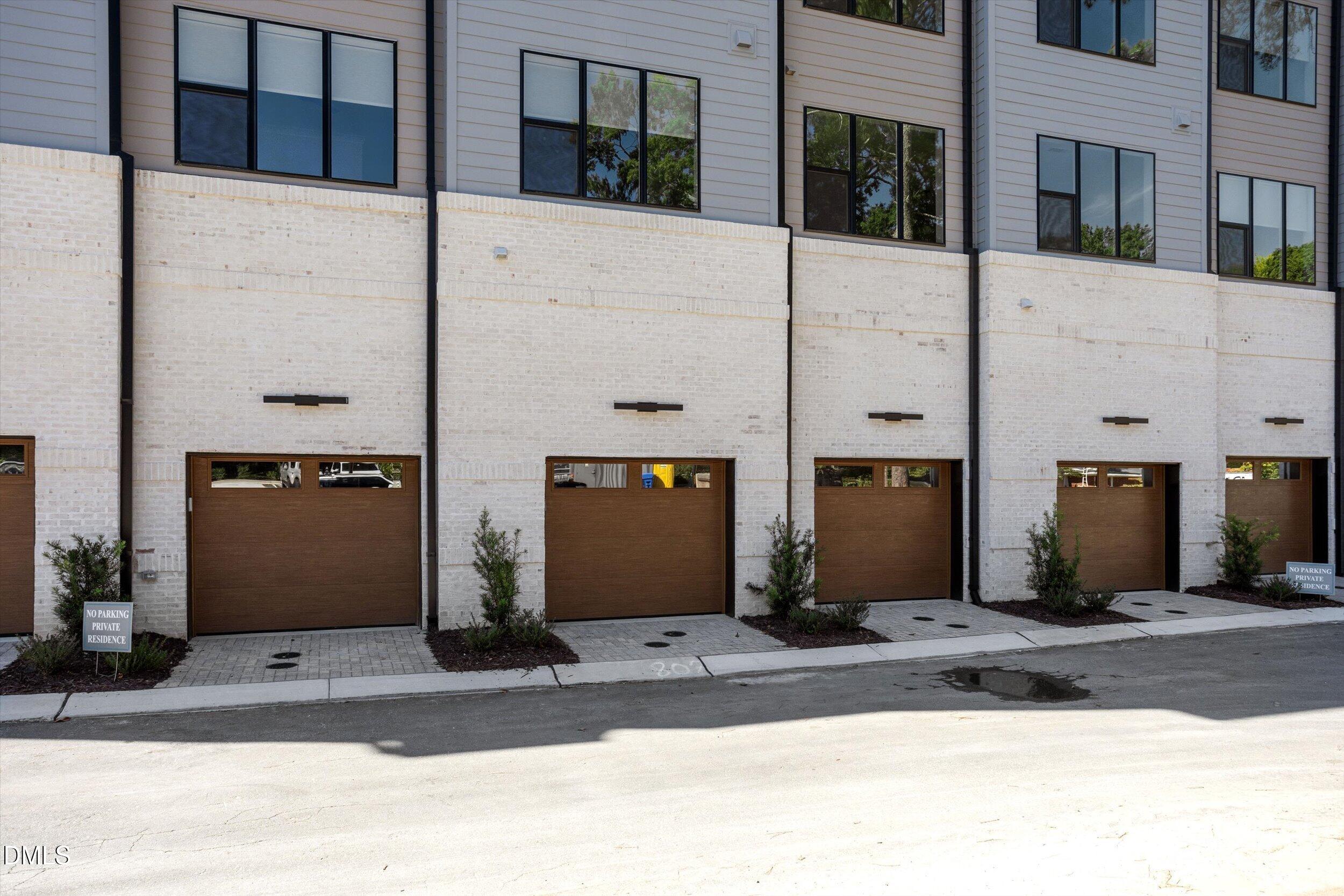 807 Niantic Street Property Photo 35