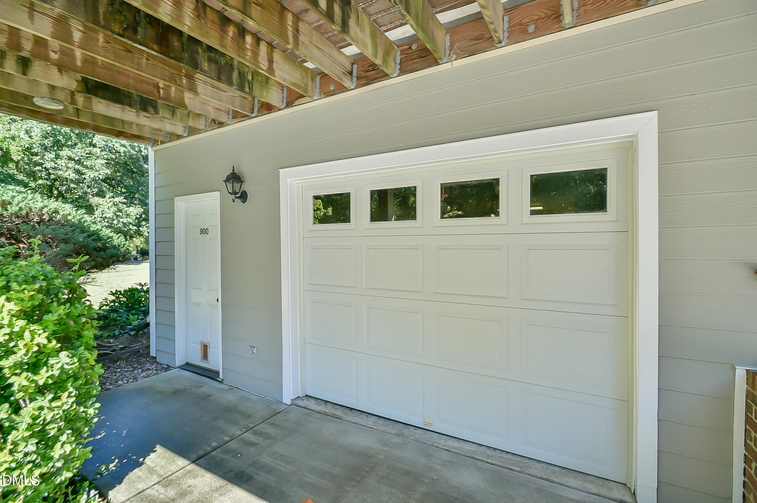 900 Edgewater Circle Property Photo 17