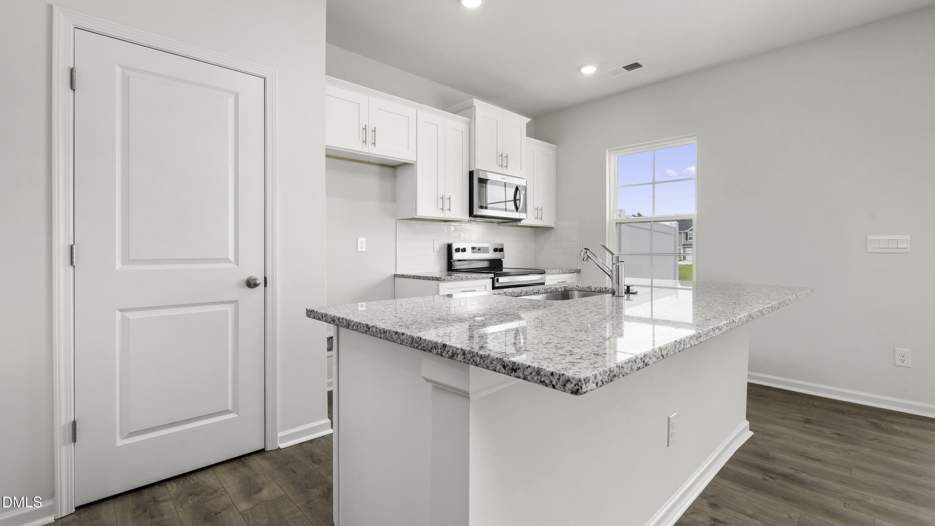 817 Gaelic Drive Property Photo 3