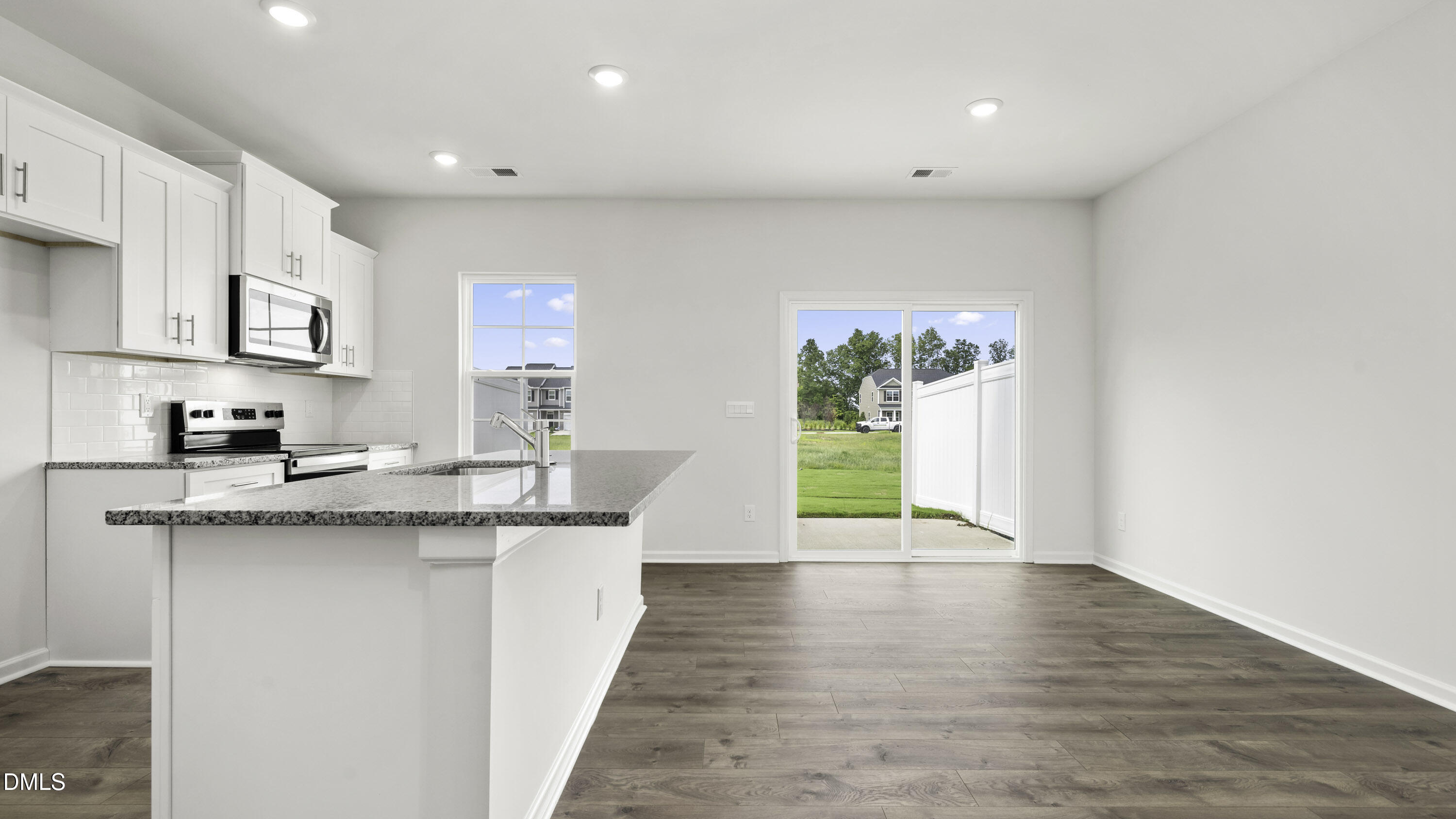 817 Gaelic Drive Property Photo 4