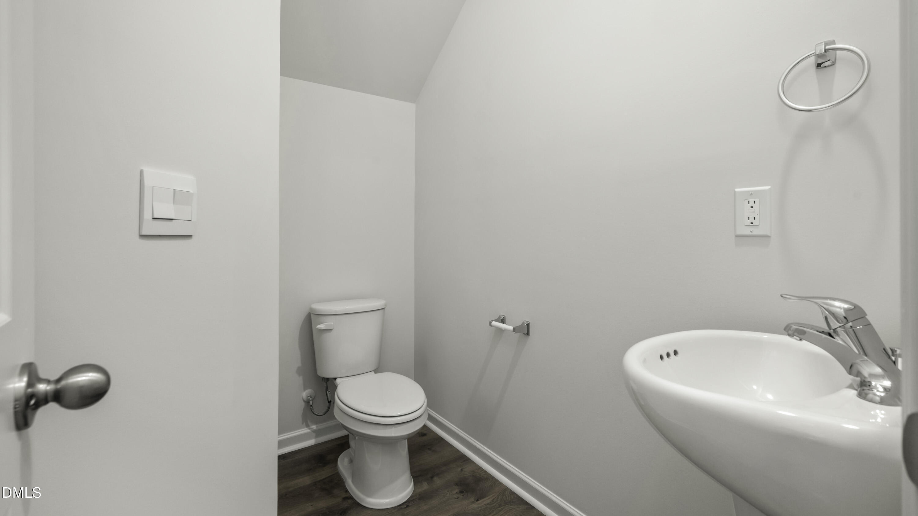 817 Gaelic Drive Property Photo 8