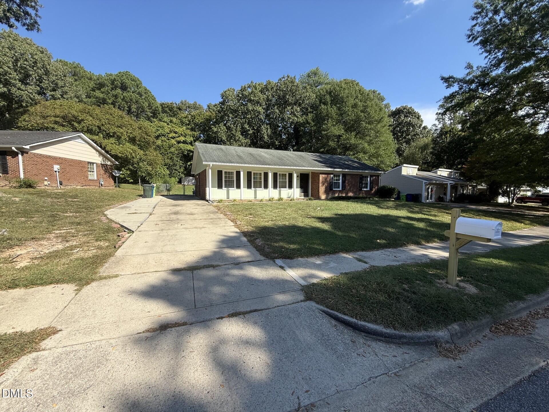 5224 Round Hill Lane Property Photo 1
