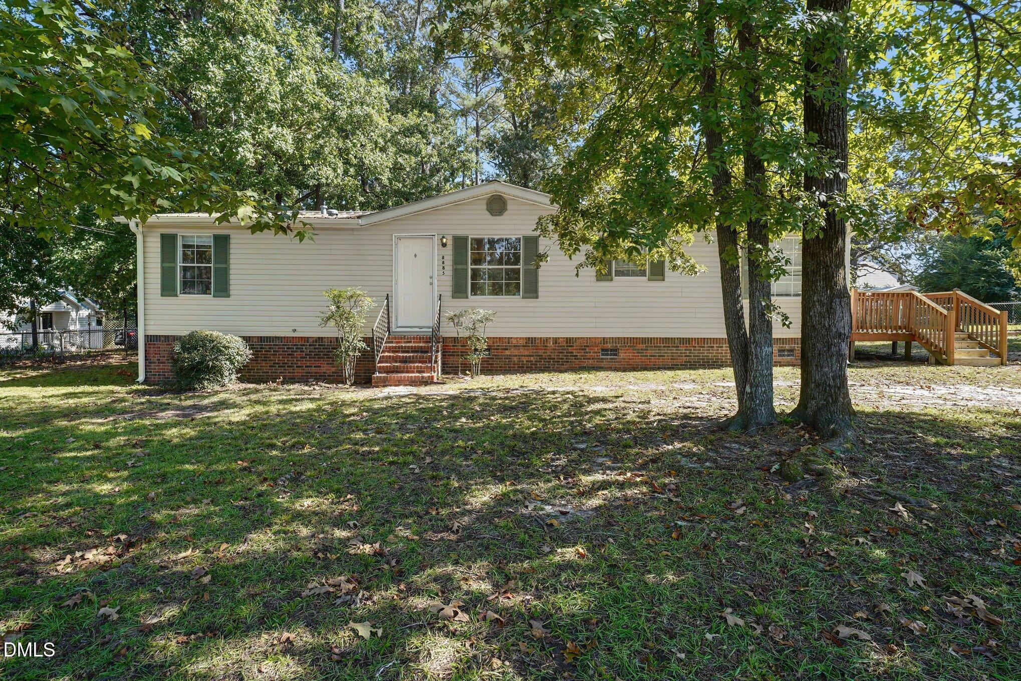 8885 Cliffdale Road Property Photo 1