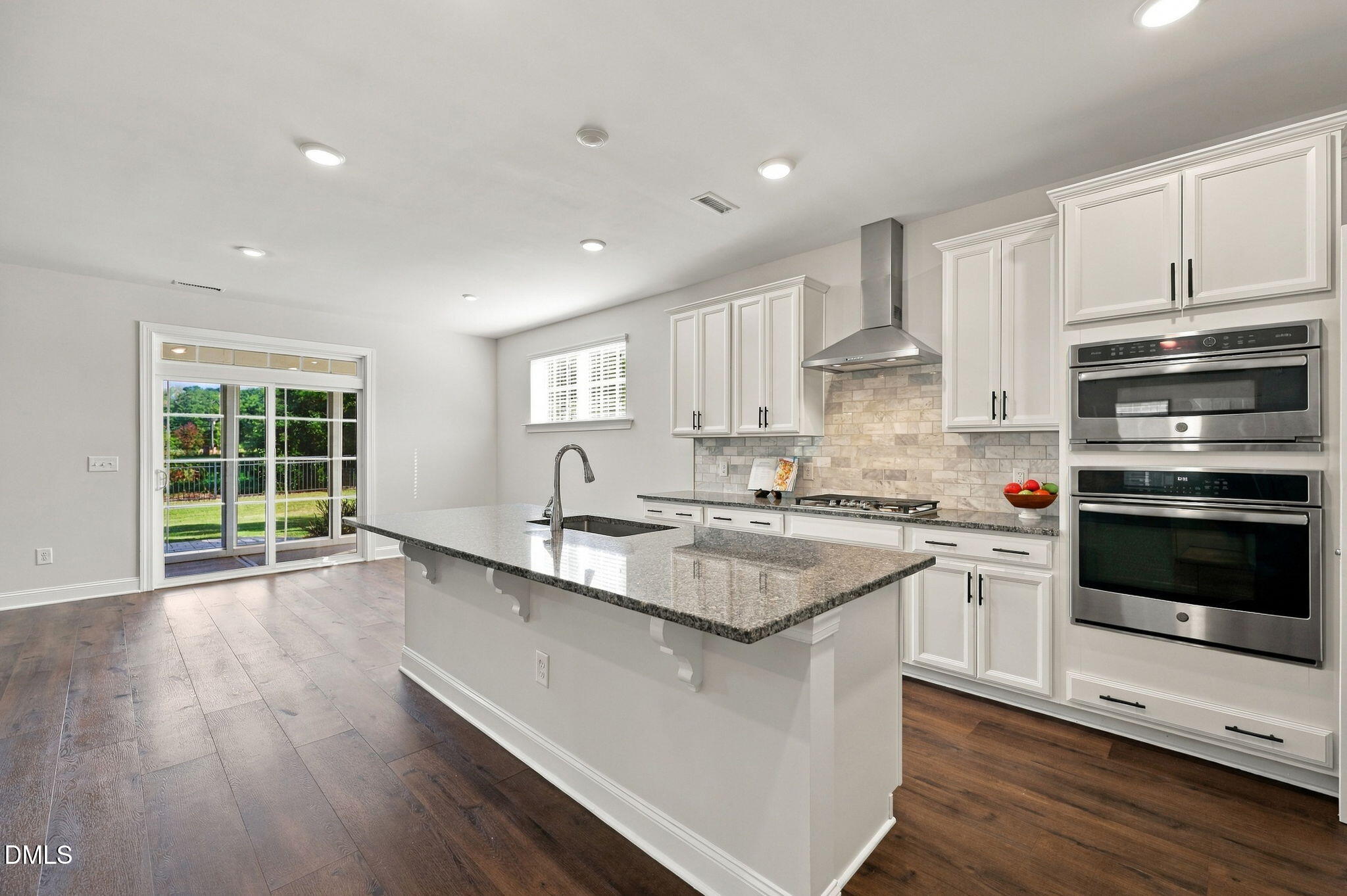 1015 Meadow Pond Drive Property Photo 6
