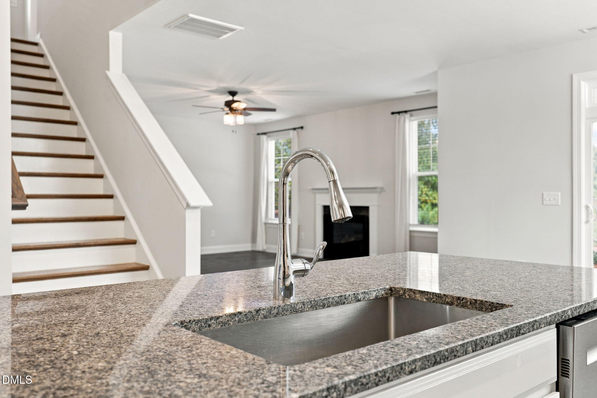 1015 Meadow Pond Drive Property Photo 8