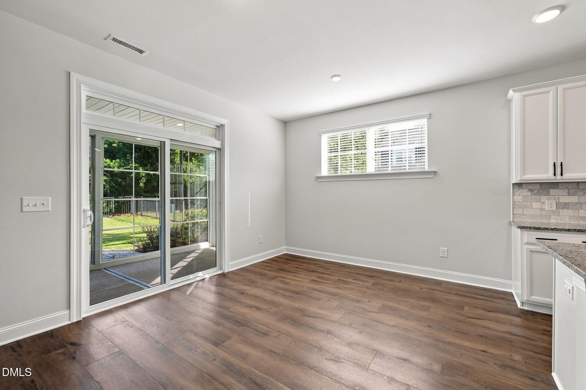 1015 Meadow Pond Drive Property Photo 12