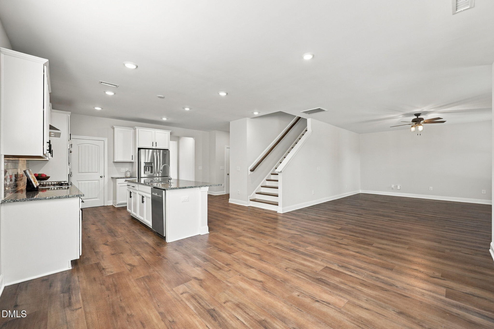 1015 Meadow Pond Drive Property Photo 13