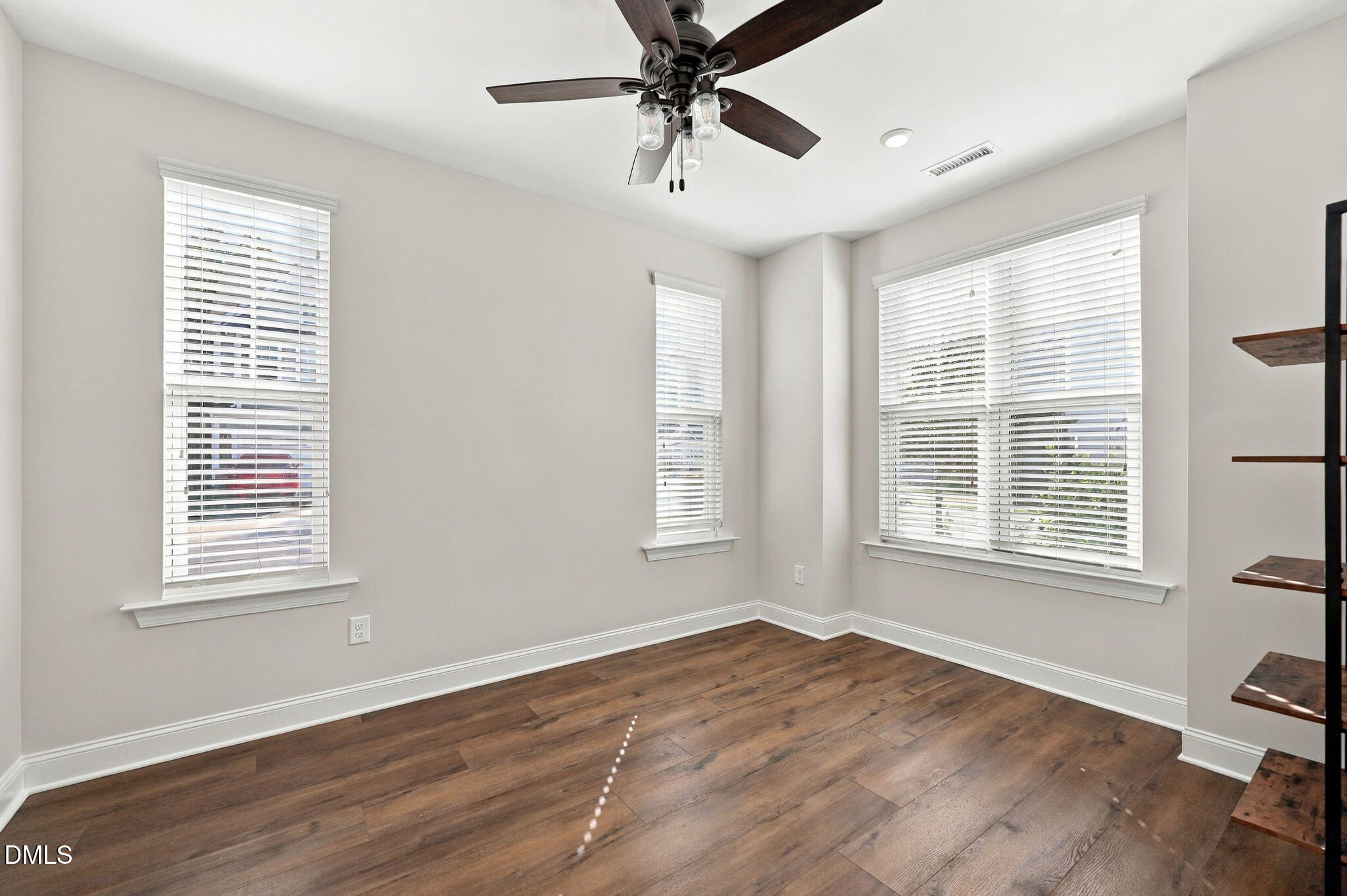 1015 Meadow Pond Drive Property Photo 18