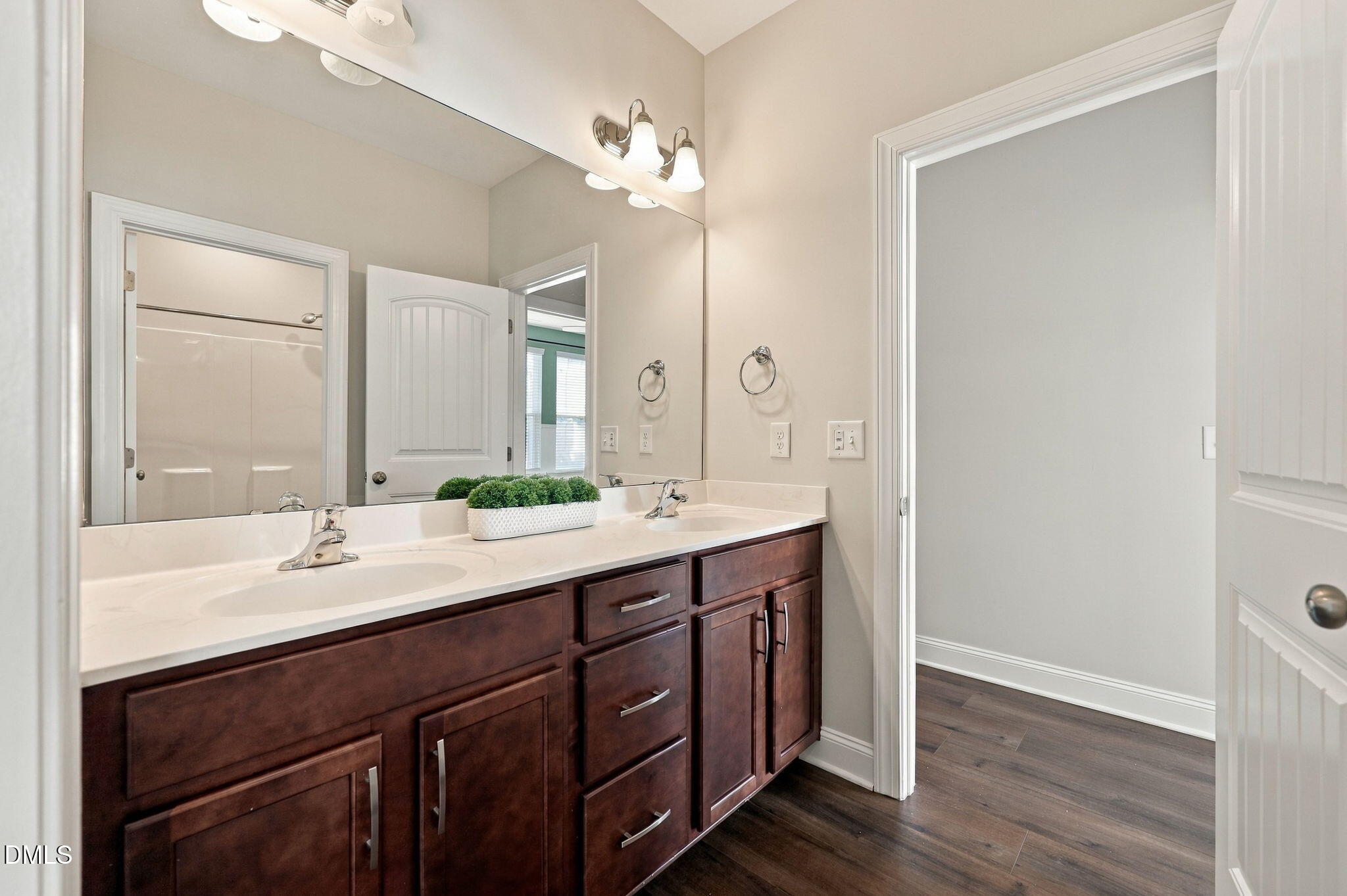 1015 Meadow Pond Drive Property Photo 29