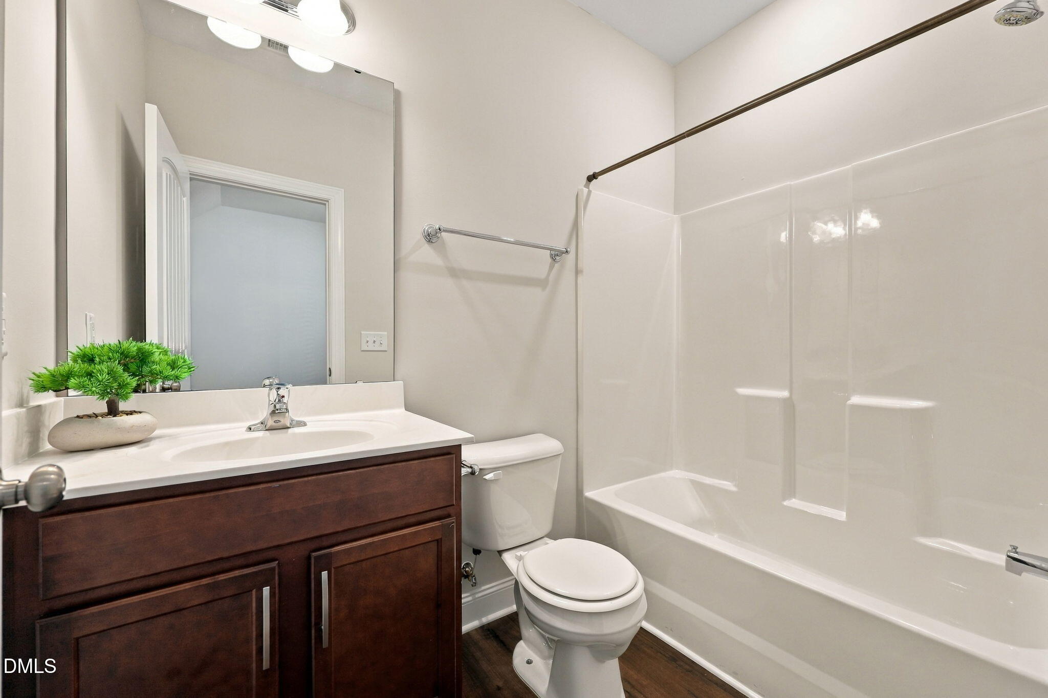 1015 Meadow Pond Drive Property Photo 35