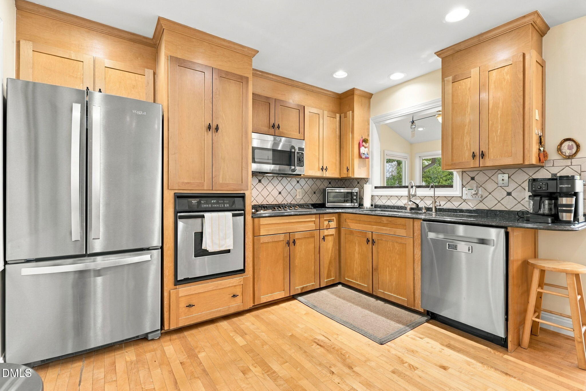 995 Bolton Road Property Photo 4