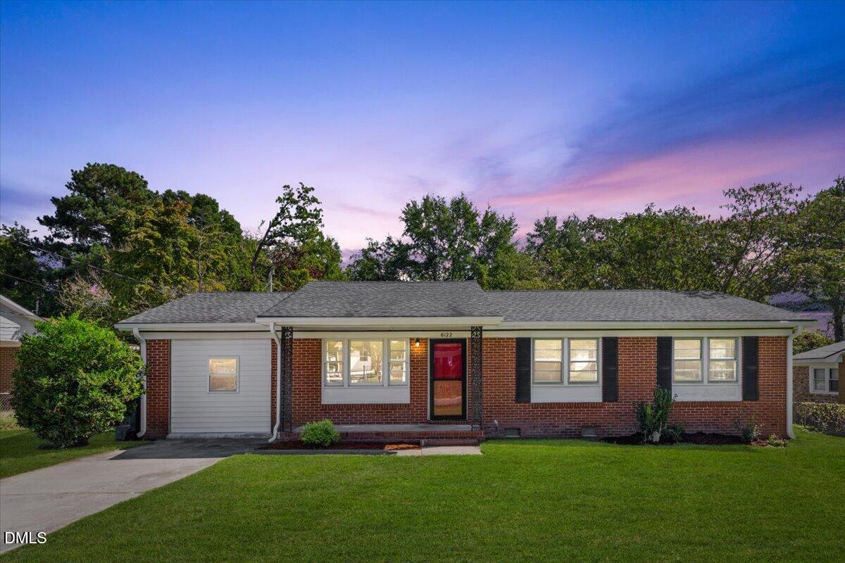 6122 Conaway Drive Property Photo 1
