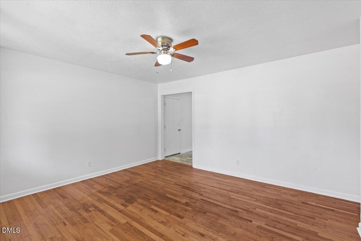 6122 Conaway Drive Property Photo 4