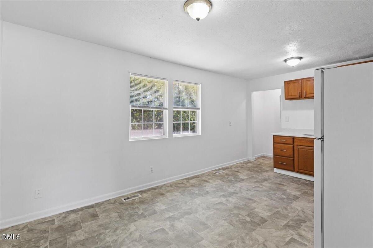 6122 Conaway Drive Property Photo 6