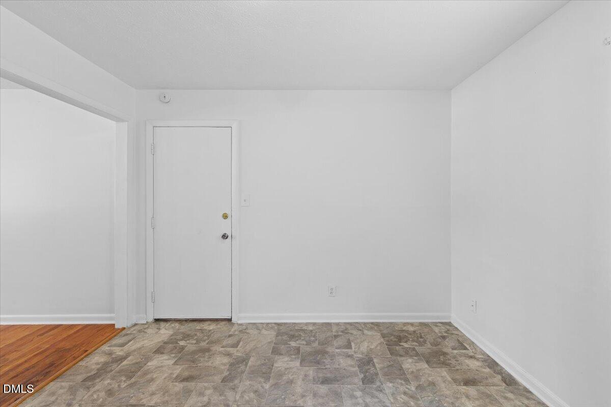 6122 Conaway Drive Property Photo 7
