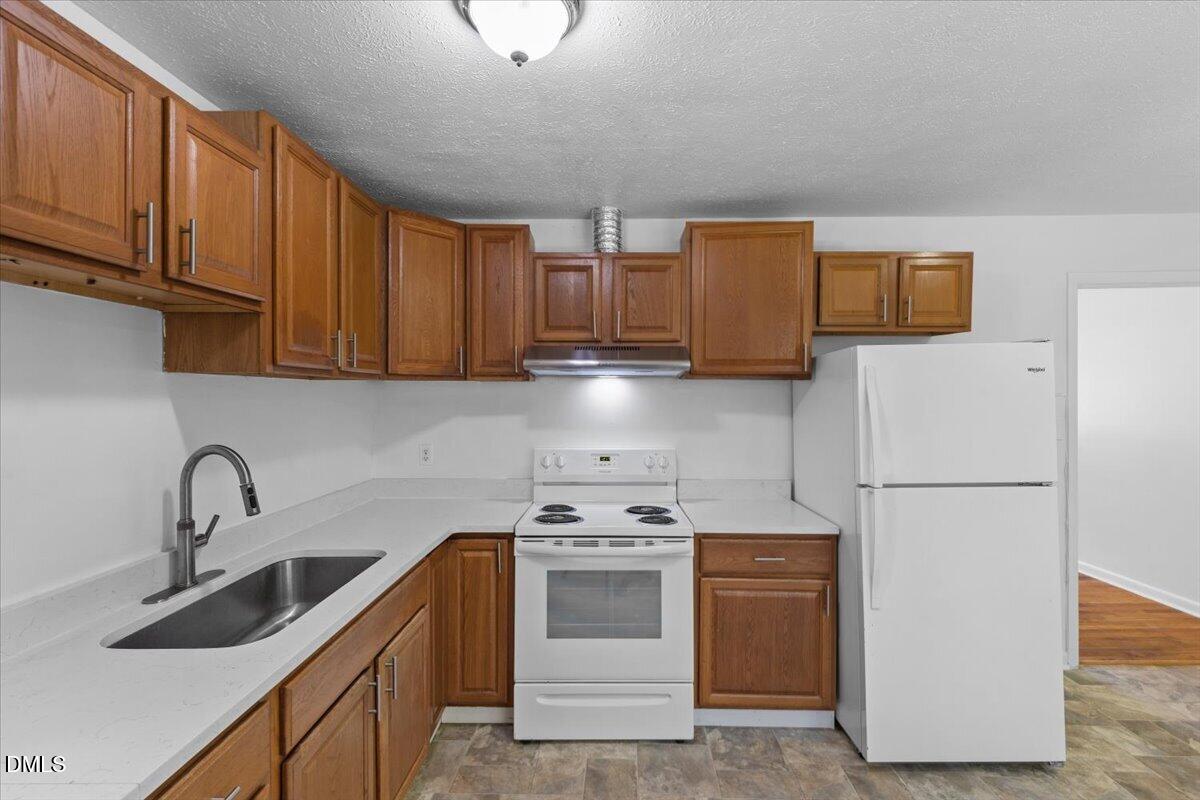 6122 Conaway Drive Property Photo 9