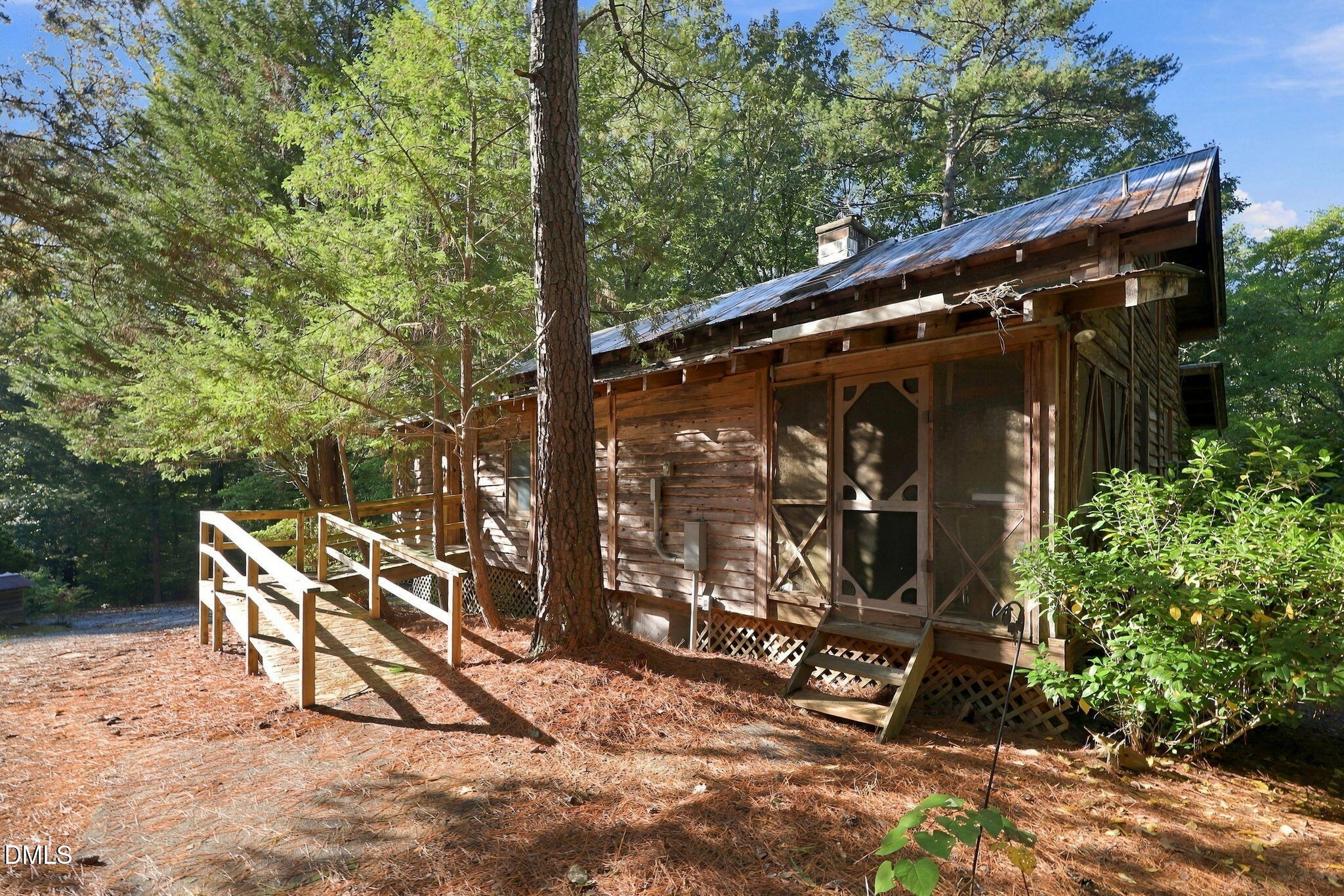 400 River View Road Property Photo 5
