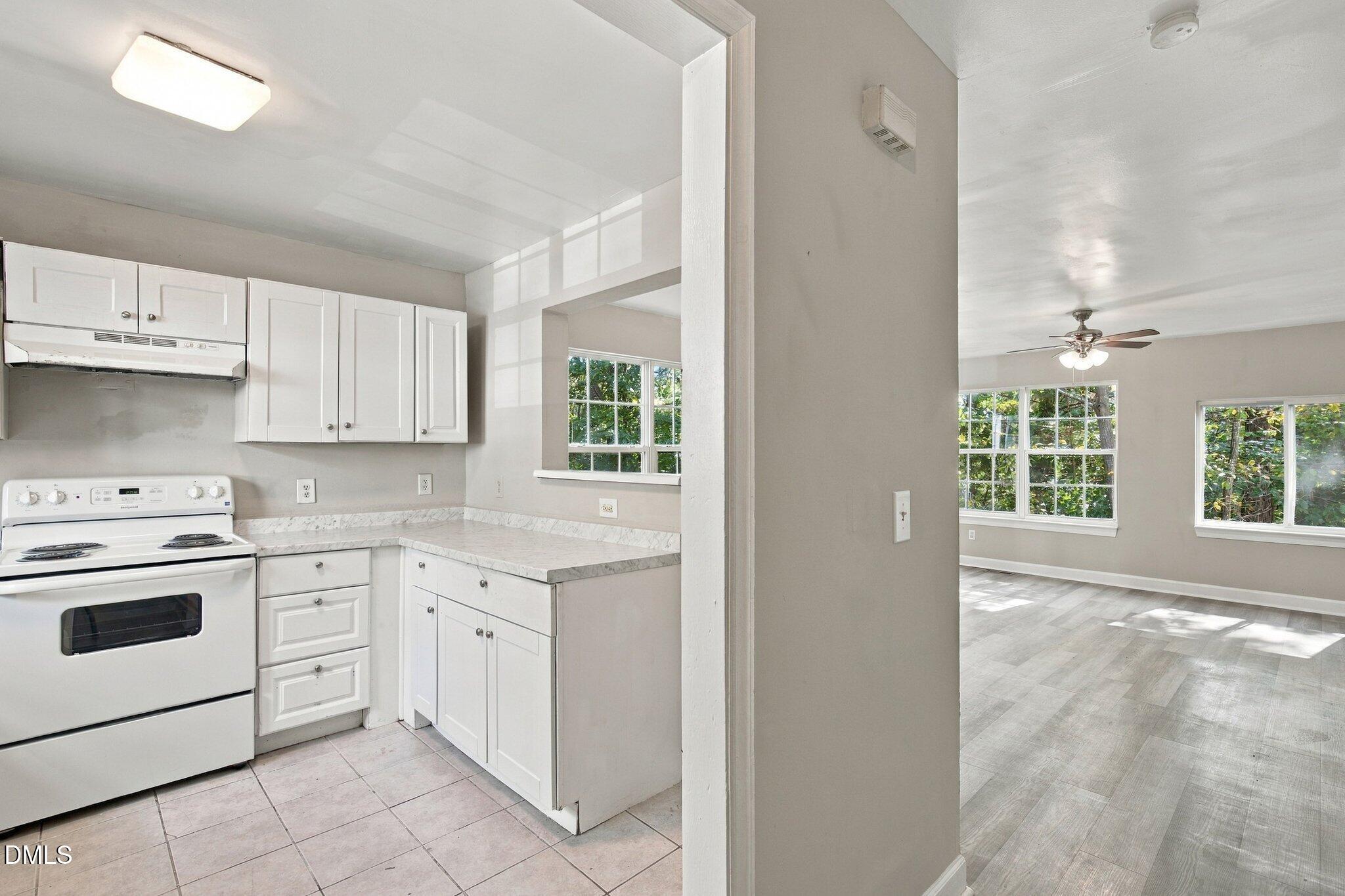 320 Kilarney Drive Property Photo 4