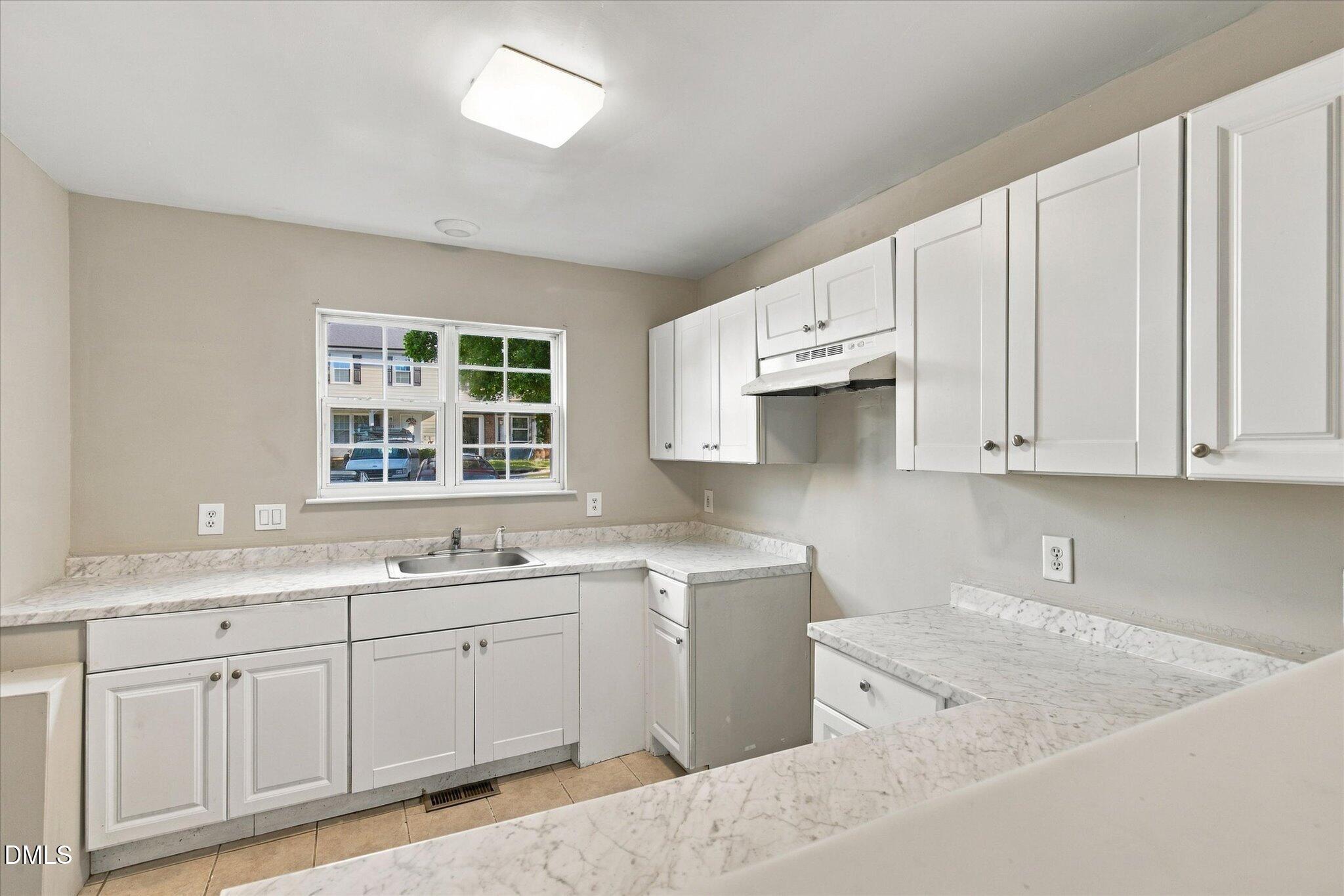 320 Kilarney Drive Property Photo 13