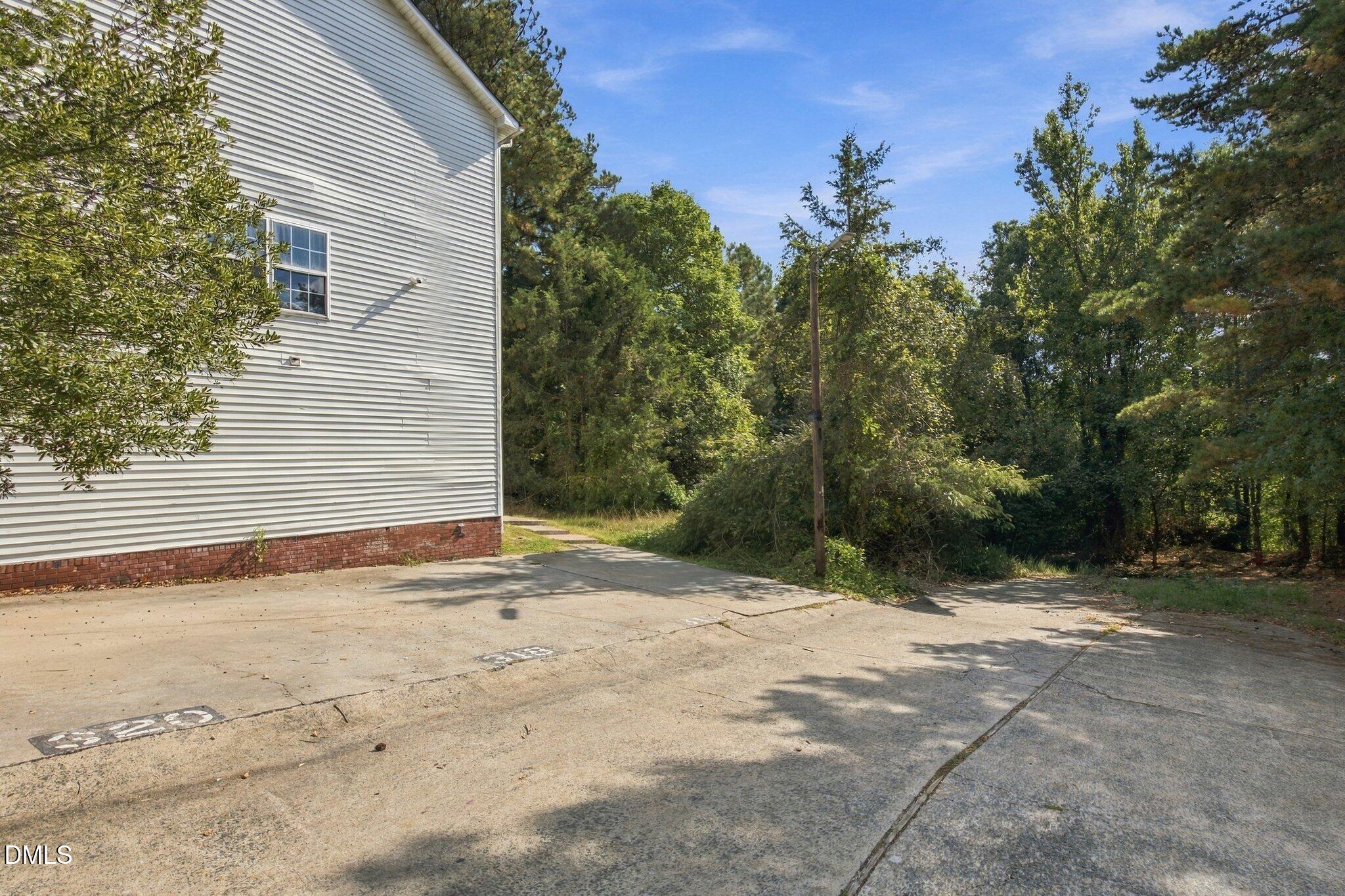 320 Kilarney Drive Property Photo 21