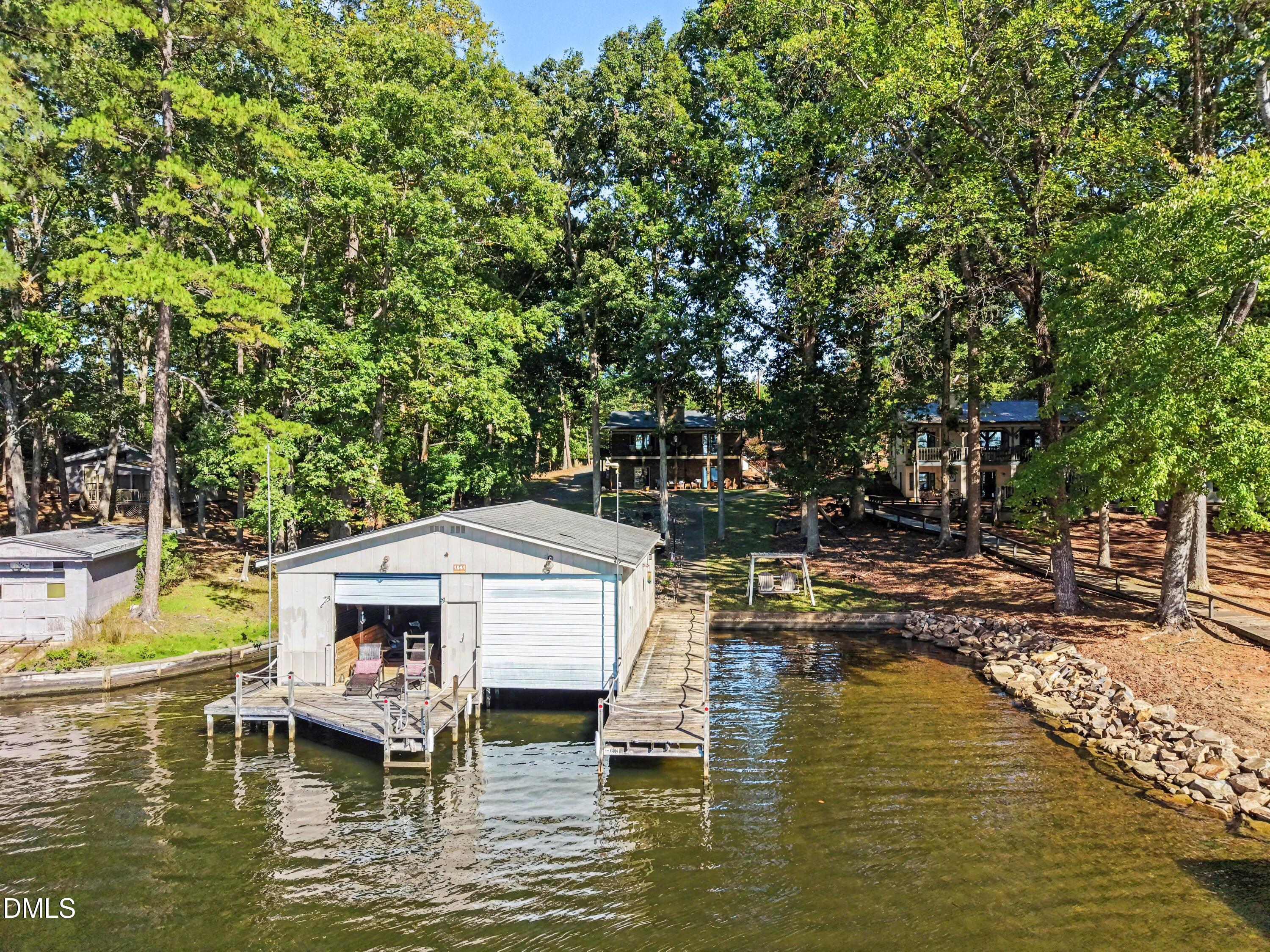 1041 Emerald Shores Road Property Photo 3