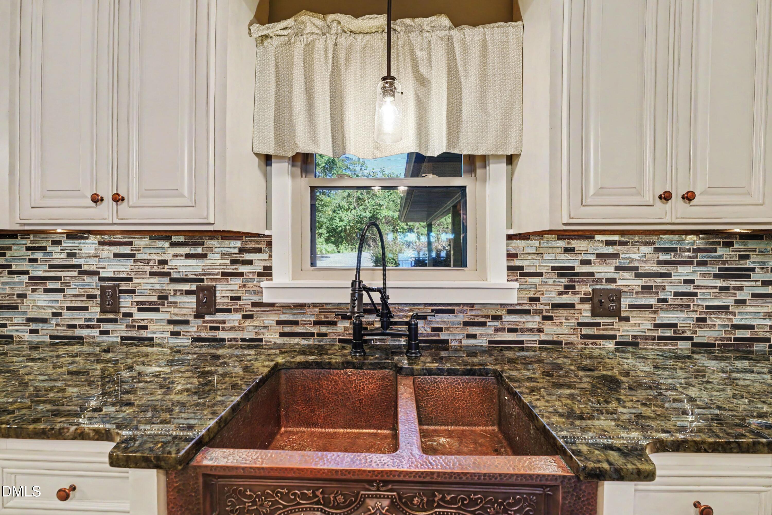 1041 Emerald Shores Road Property Photo 8