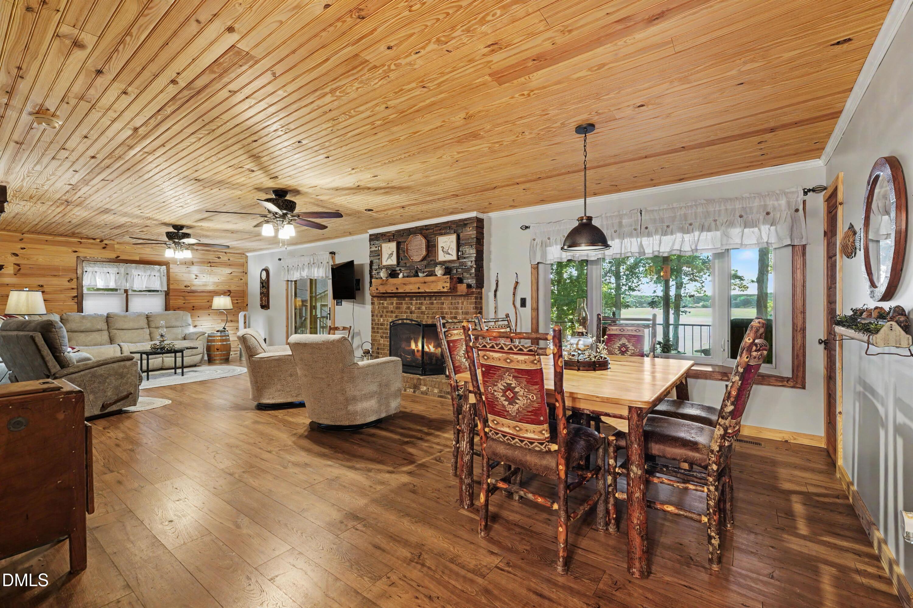 1041 Emerald Shores Road Property Photo 11