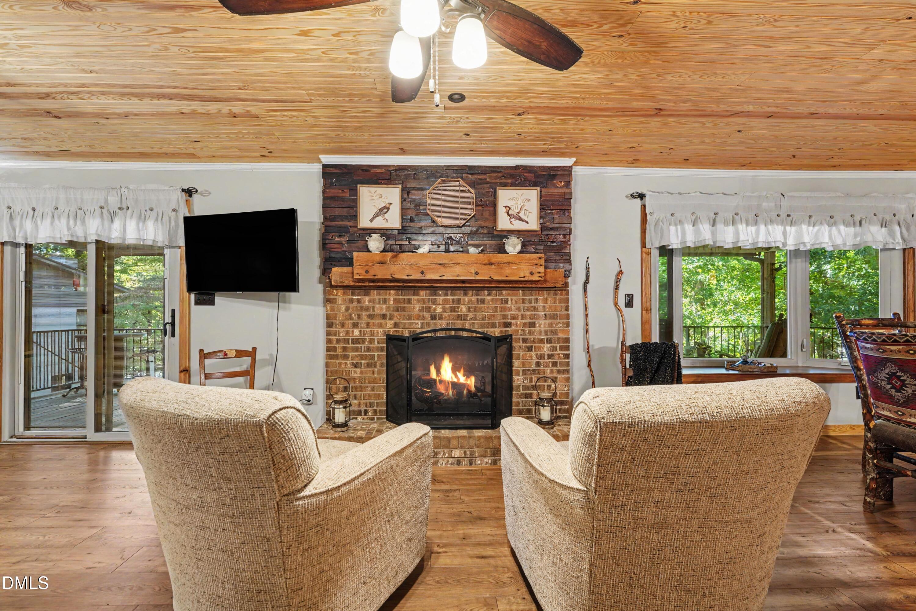 1041 Emerald Shores Road Property Photo 13