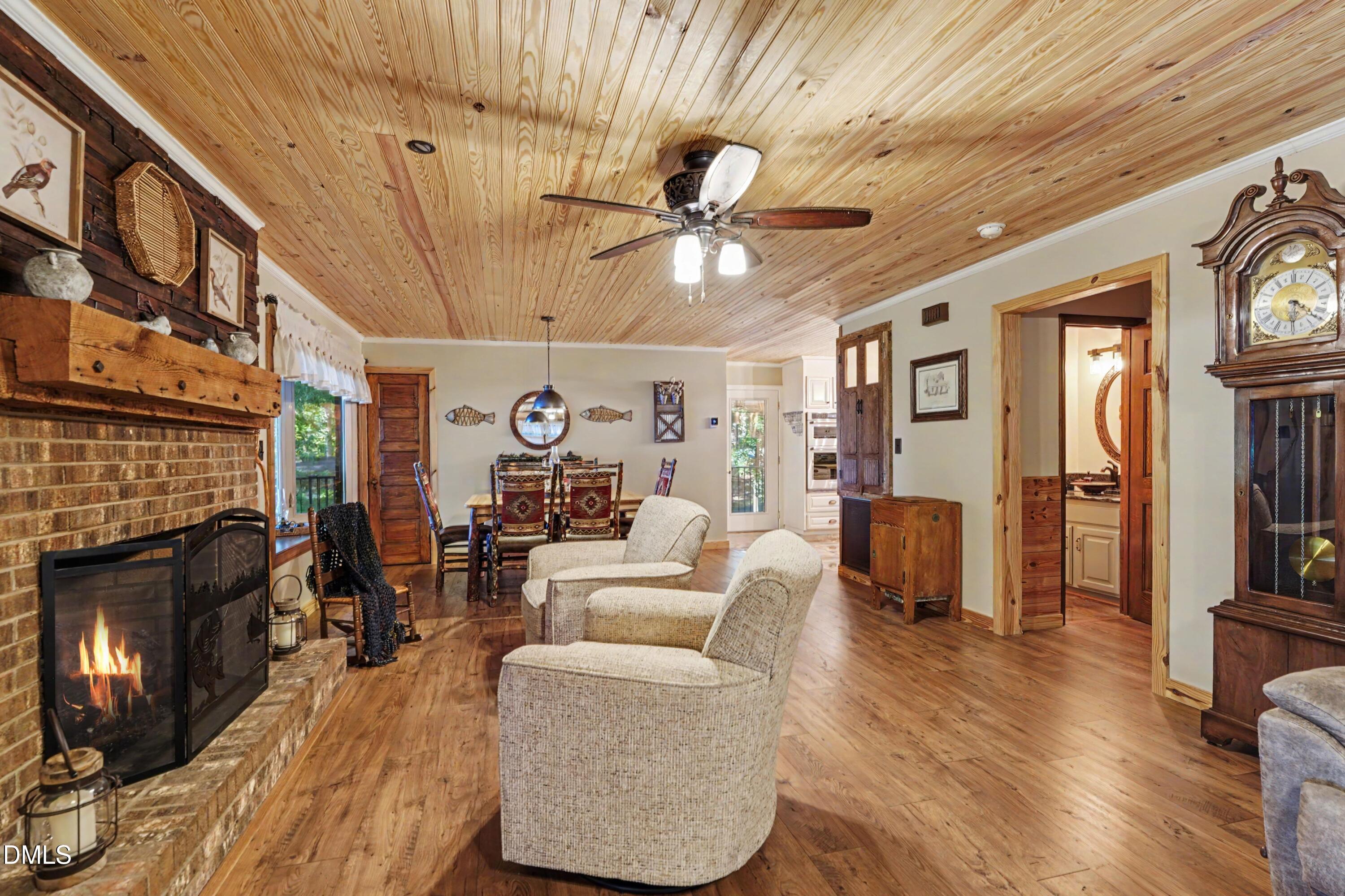 1041 Emerald Shores Road Property Photo 15