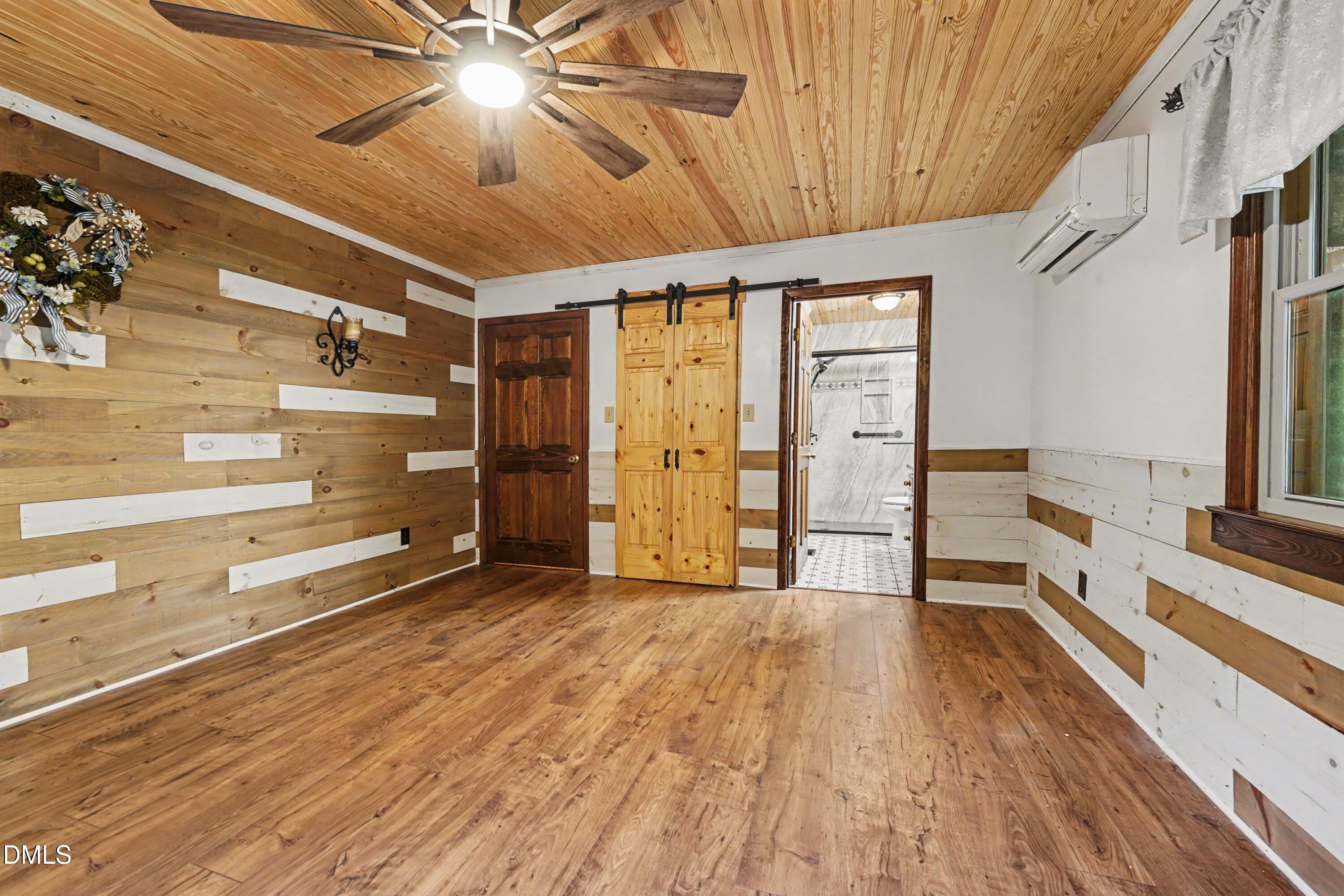 1041 Emerald Shores Road Property Photo 17
