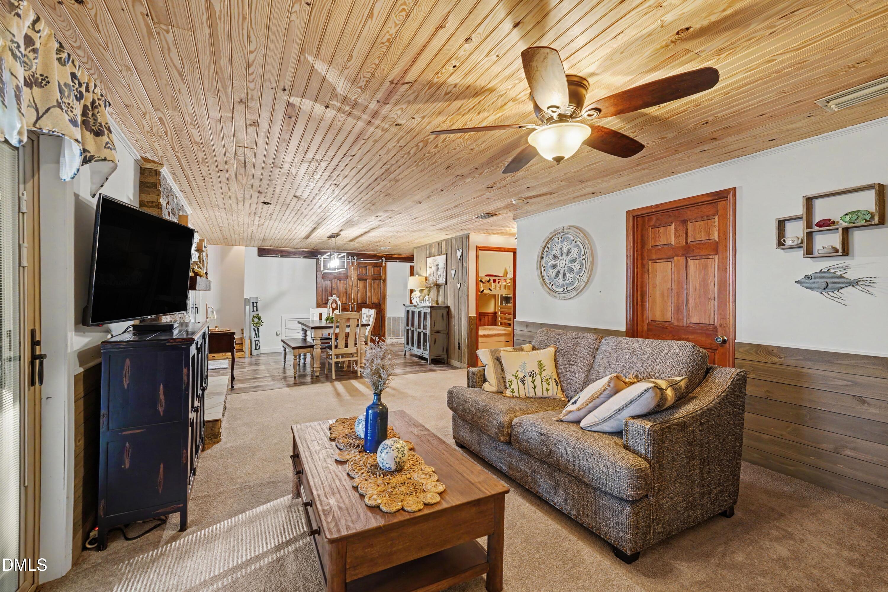 1041 Emerald Shores Road Property Photo 28