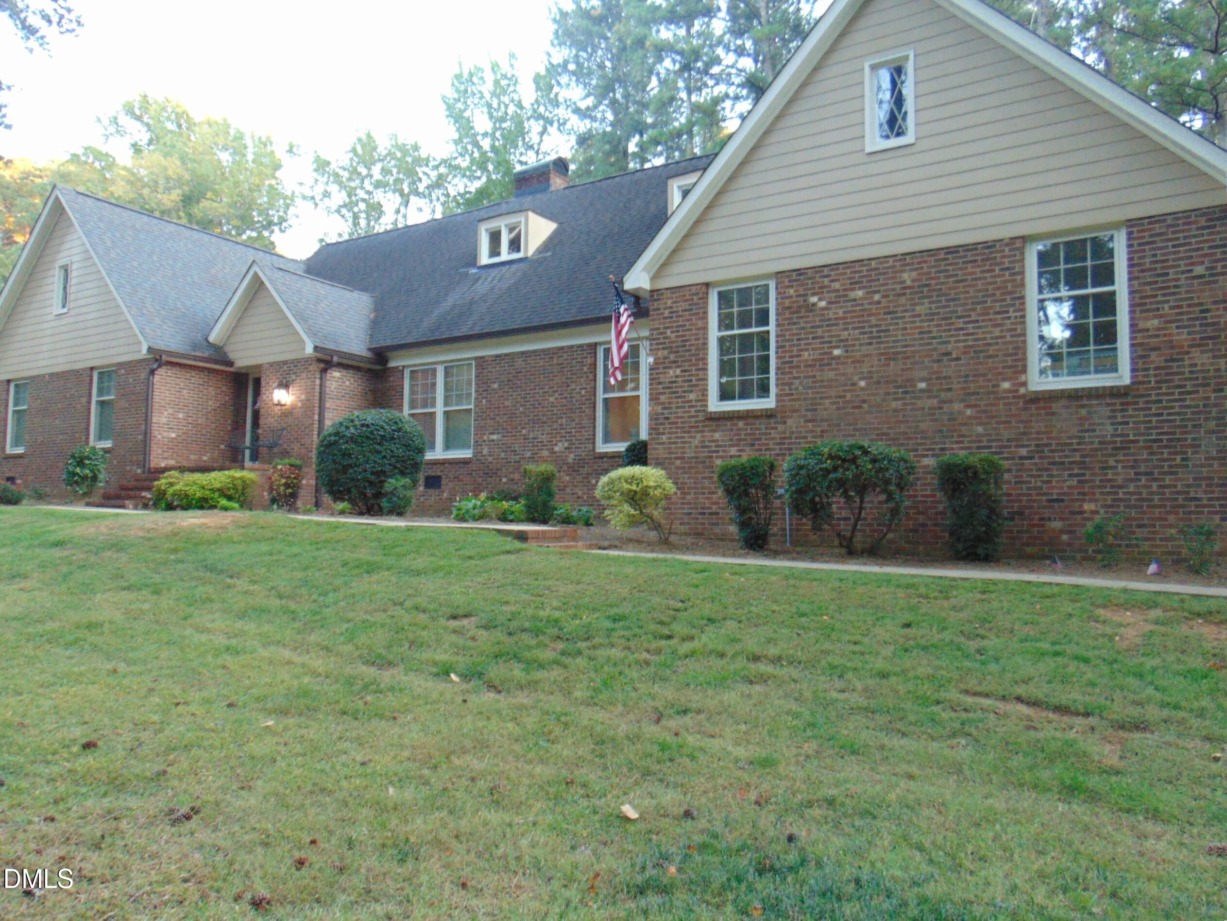 1755 Parker Lane Property Photo 3