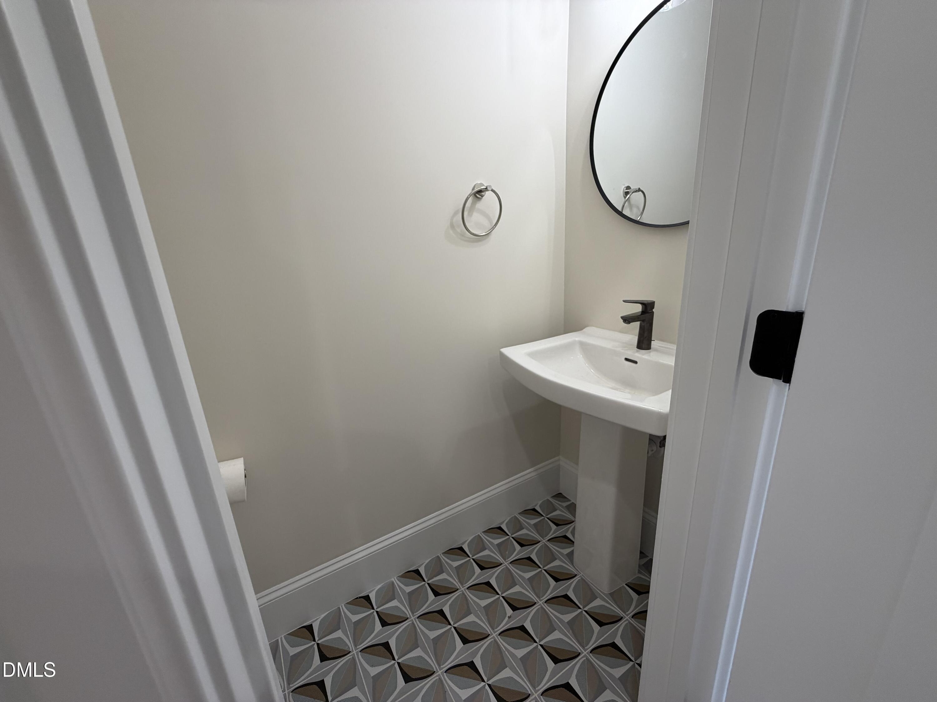 914 Chatham Lane Property Photo 3