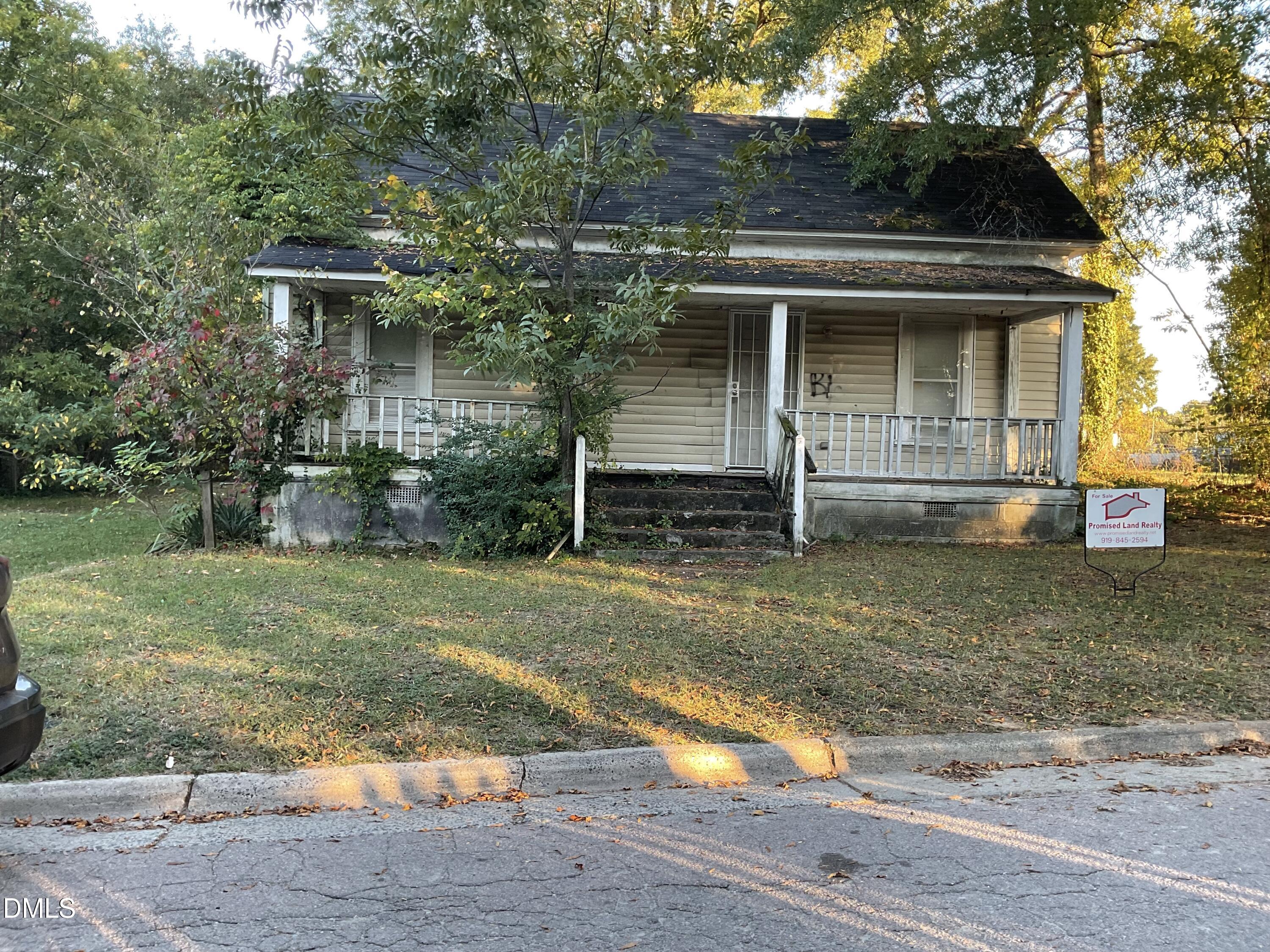 405 Clay Street Property Photo 1