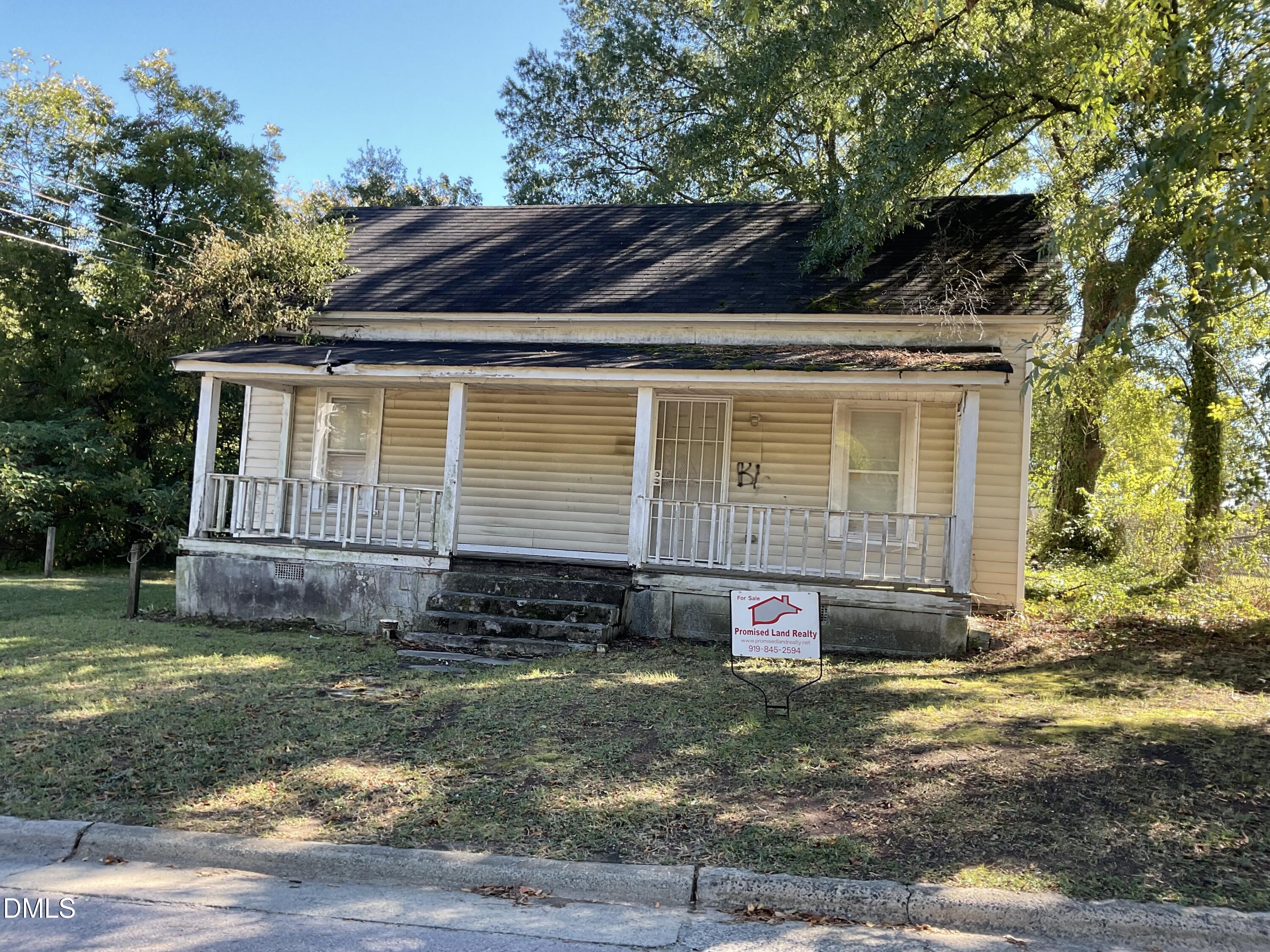 405 Clay Street Property Photo 1