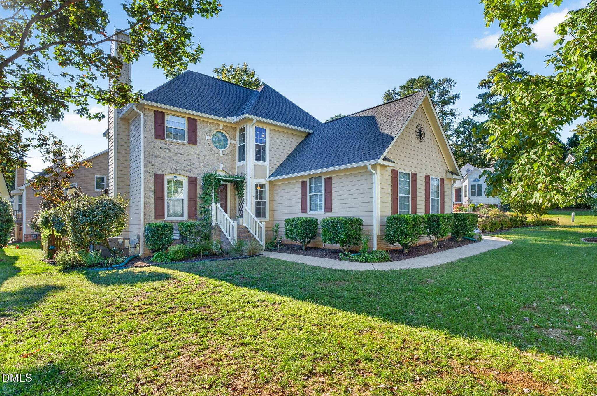 100 Glensford Way Property Photo 1