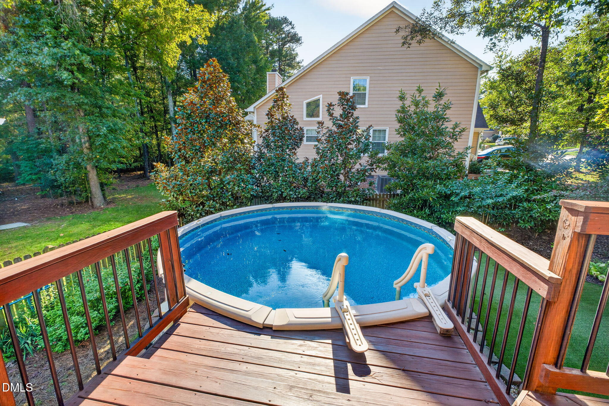 100 Glensford Way Property Photo 3