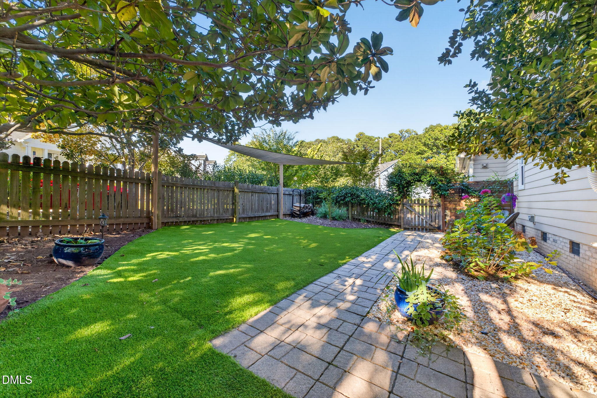 100 Glensford Way Property Photo 4