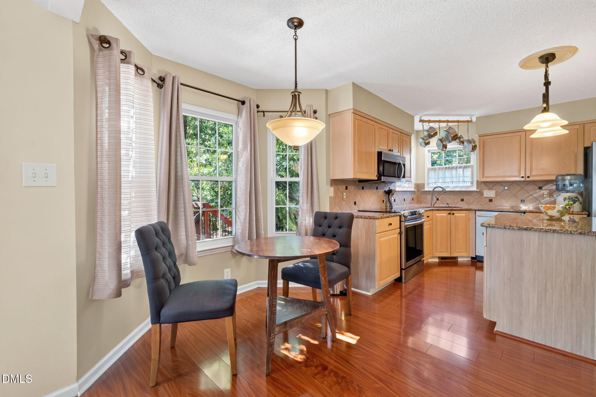 100 Glensford Way Property Photo 16