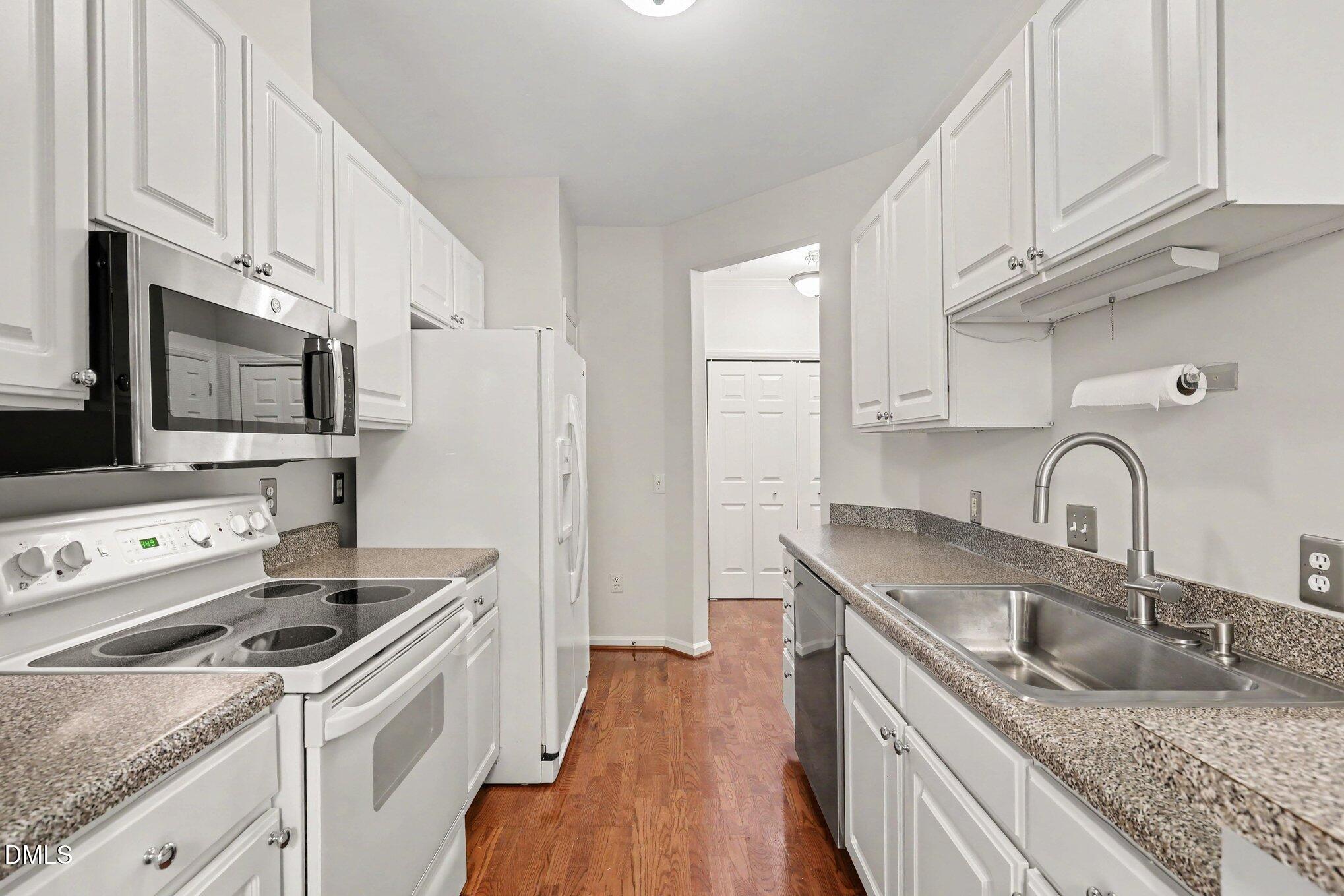 8241 Allyns Landing Way Property Photo 3