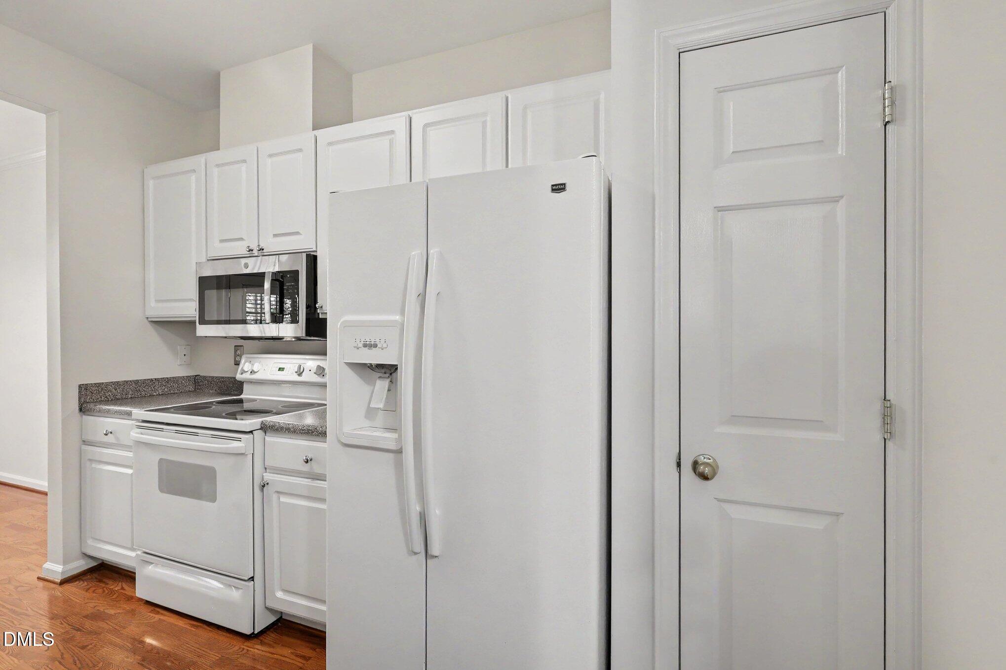 8241 Allyns Landing Way Property Photo 5