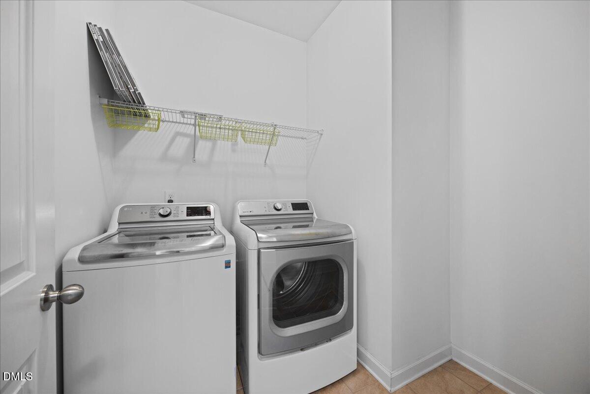 1013 Palace Garden Way Property Photo 23