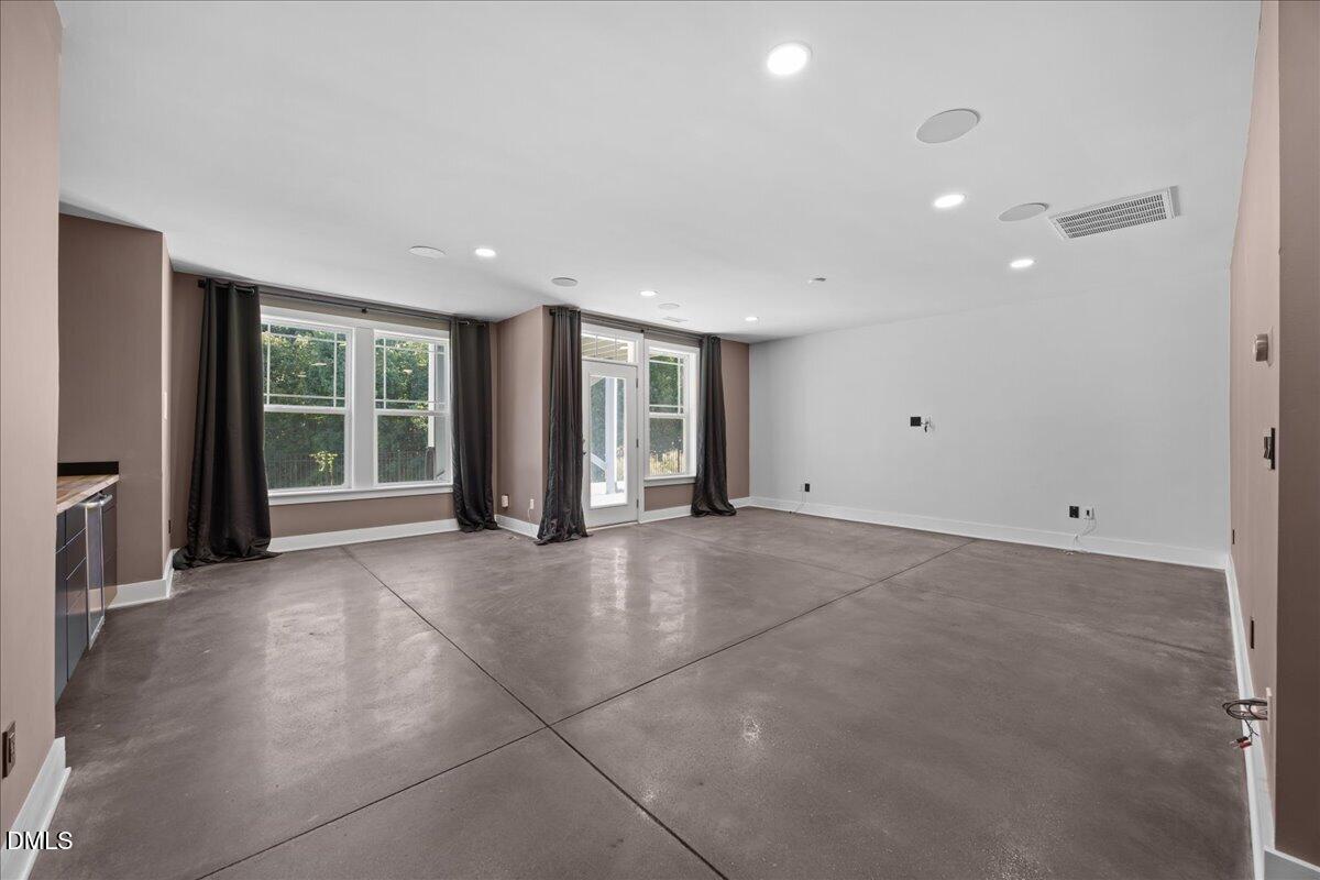 1013 Palace Garden Way Property Photo 29
