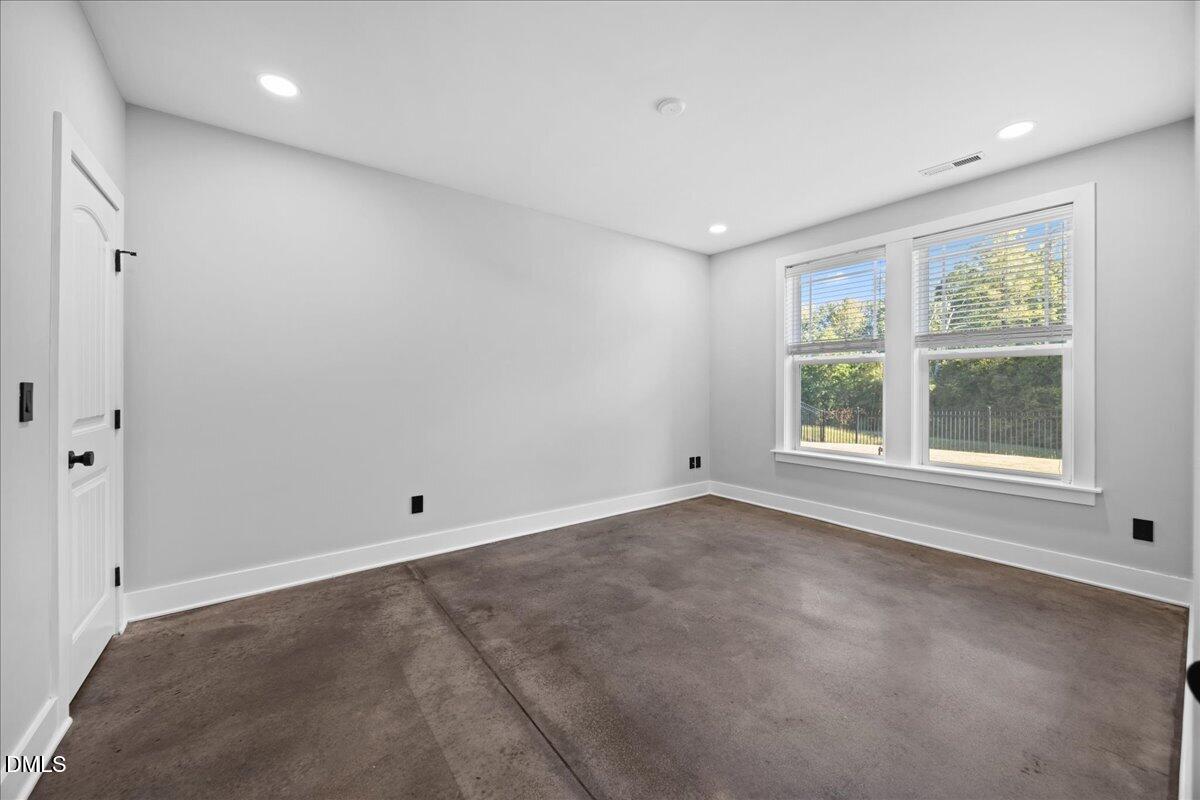 1013 Palace Garden Way Property Photo 32