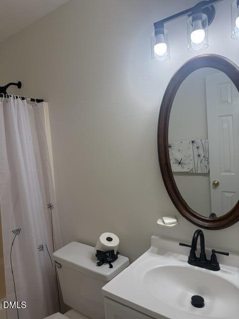 704 E Maple Lane E Property Photo 9