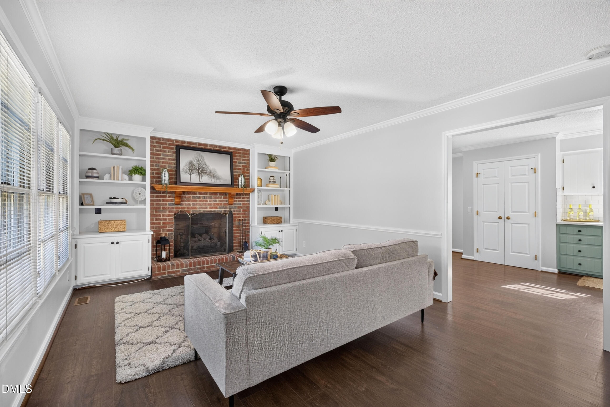 8609 Manns Loop Road Property Photo 6