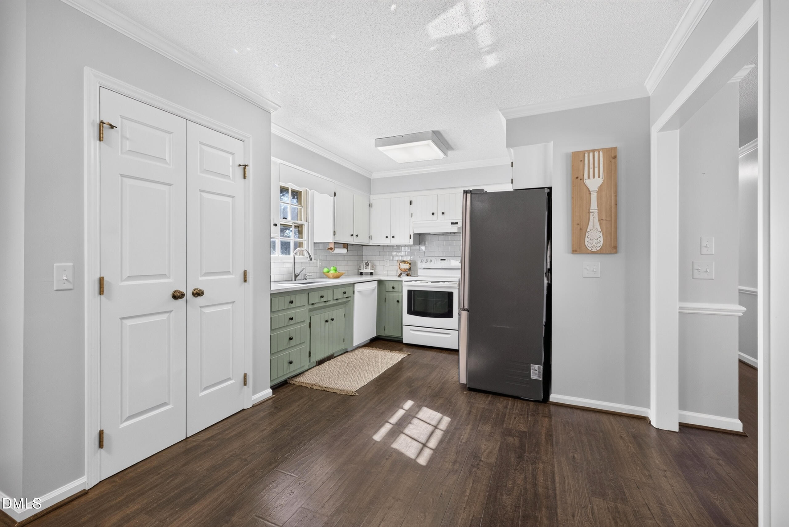 8609 Manns Loop Road Property Photo 18