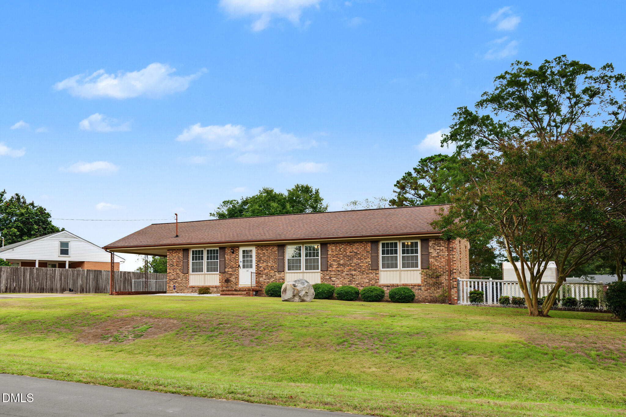 212 E Westwood Drive Property Photo 2
