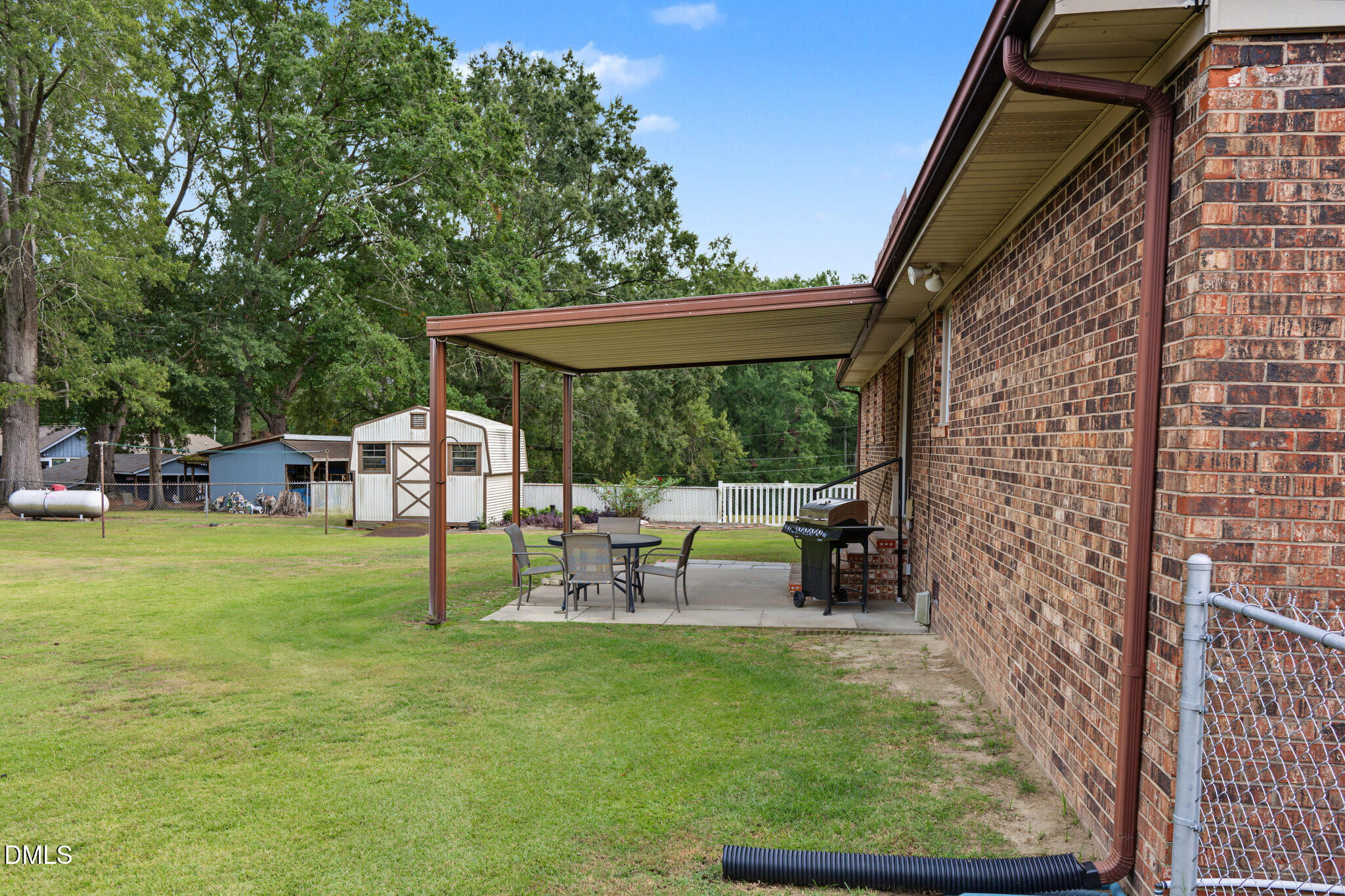 212 E Westwood Drive Property Photo 5