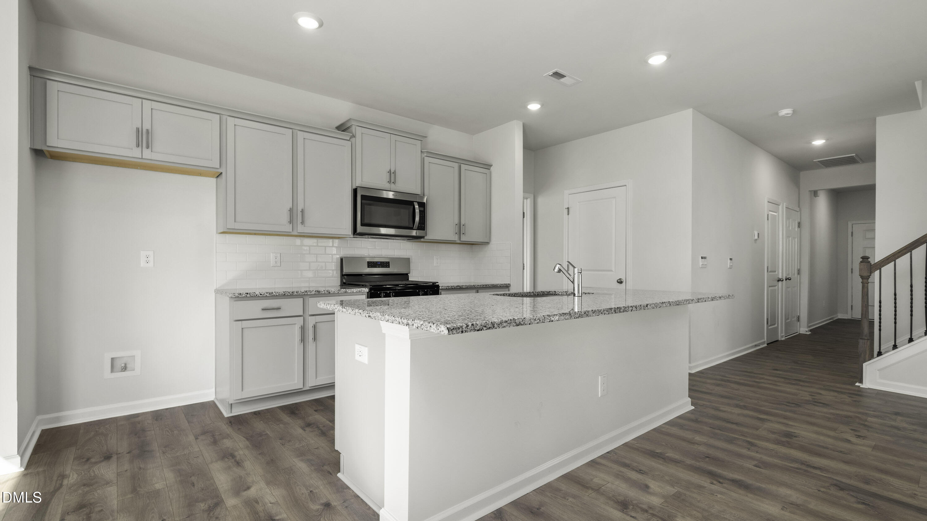 402 The Brus Street Property Photo 6